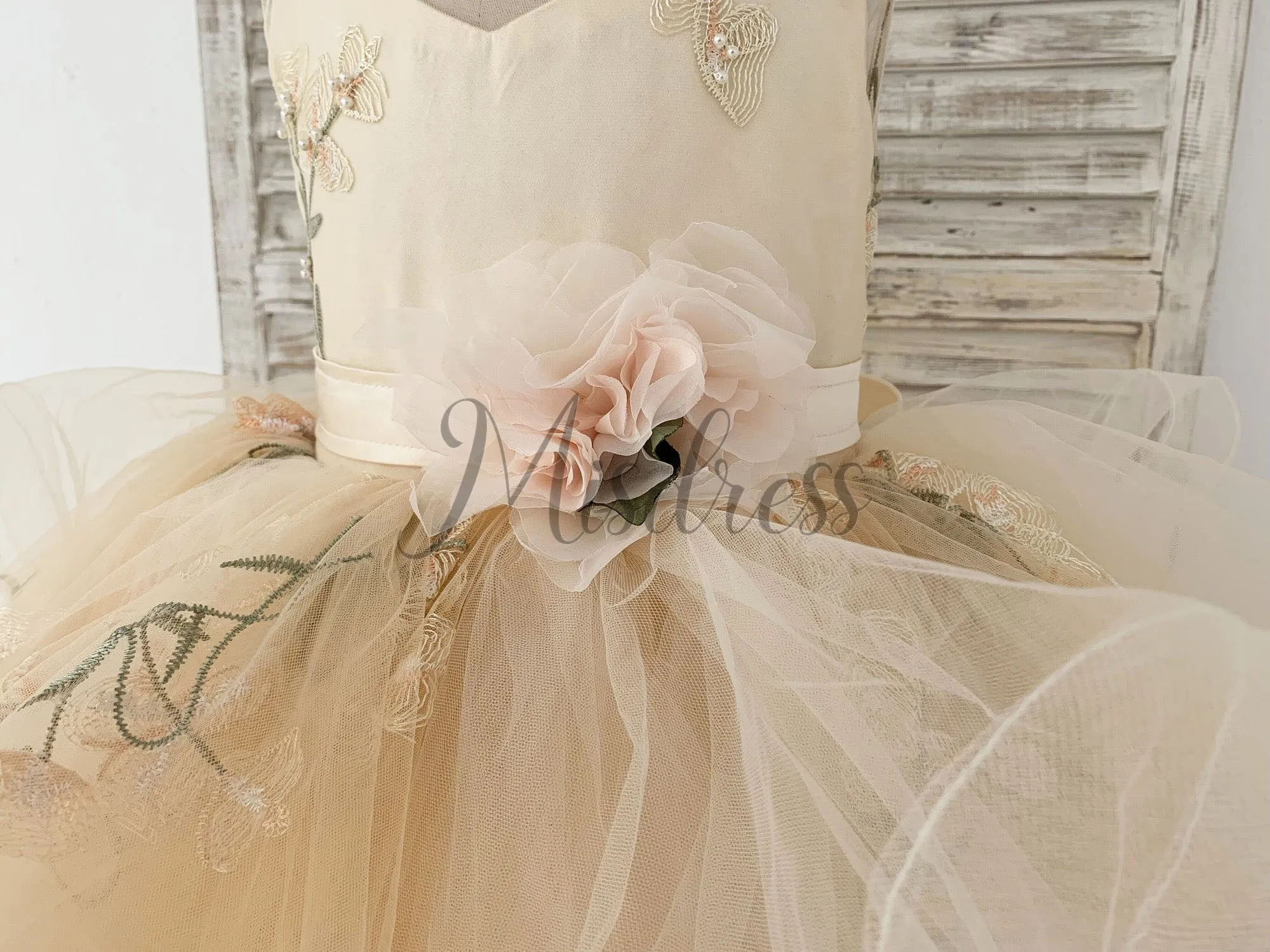 Champagne Embroidery Lace Tulle Keyhole Back Wedding Flower Girl Dress