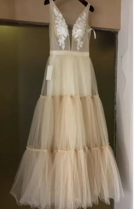 Garden Party Boho Deep V Neck Sleeveless Tulle Lace Wedding Bridal Gown